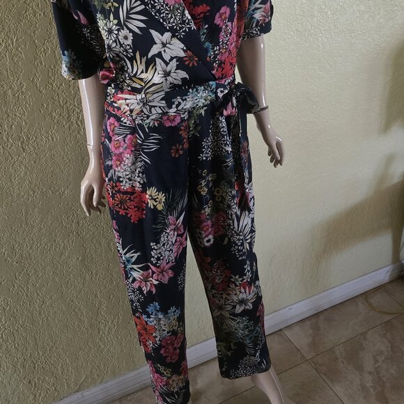Zara floral jumpsuit. - Picture 3 of 6